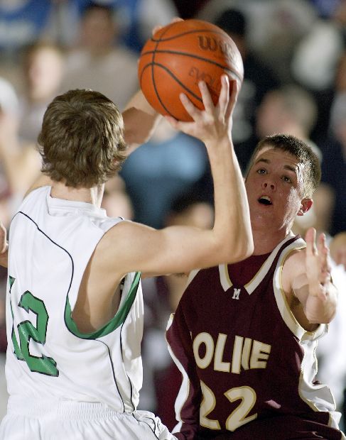 js012309HoopsMolAllmenBoys
